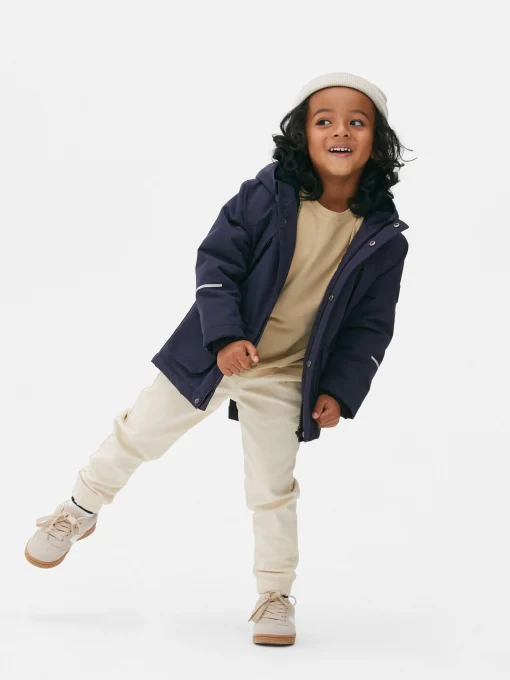 Parka Con Capucha Y Cuatro Bolsillos